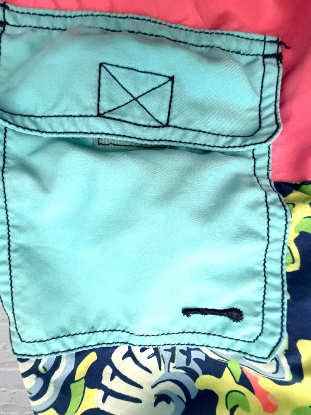 Vineyard Vines Swim Trunks Large Sea Turtle Coral Reef Print Pink Blue MeshLined